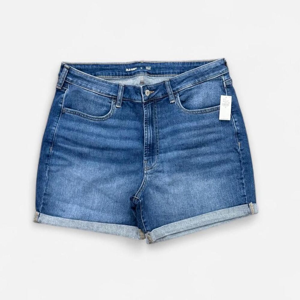 *NWT* Medium Wash Cuff Denim Short
